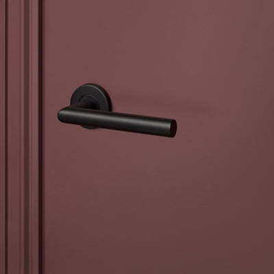 Mantua door handles