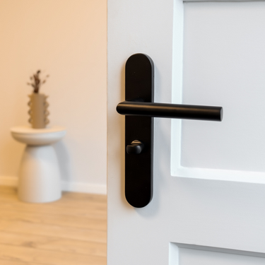 Mantua door handle black with rounded shield - WC63/8 bathroom lock