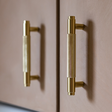 Handle ribbed matt gold 128 mm - drilling distance 96 mm