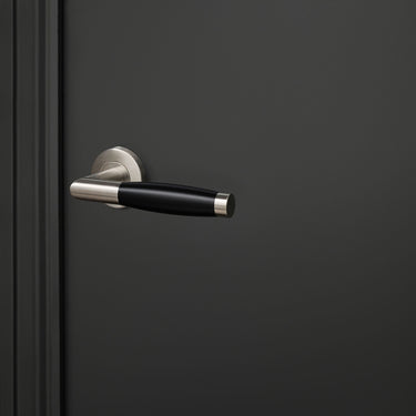 Ascoli door handle stainless steel with round rosette