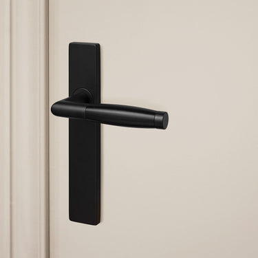Ascoli door handle black with rectangular shield