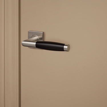 Ascoli door handle stainless steel with square rosette