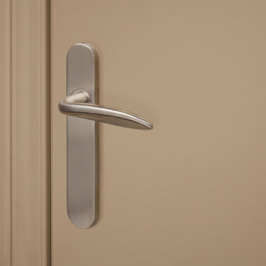 Benevento door handle stainless steel with rounded shield