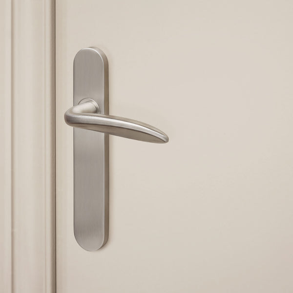 Benevento door handle stainless steel with rounded shield