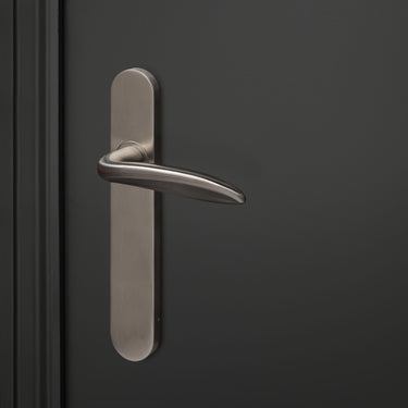 Benevento door handle stainless steel with rounded shield