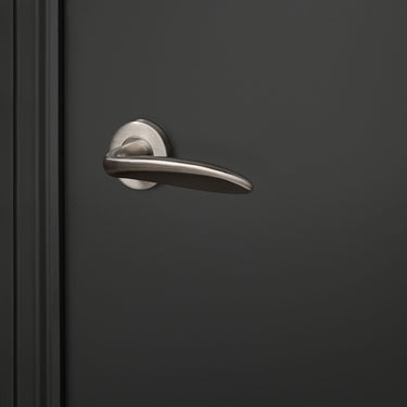 Benevento door handle stainless steel with round rosette