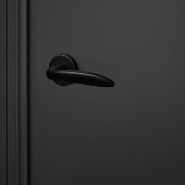 Benevento door handle black with round rosette