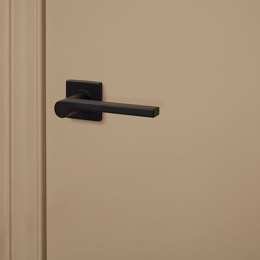 Caserta door handle black with square rosette