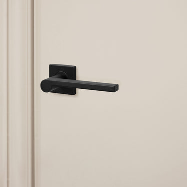 Caserta door handle black with square rosette
