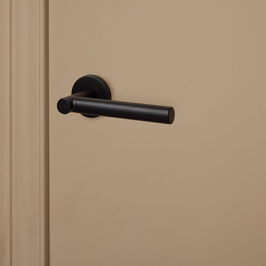 Grossetto door handle black with round rosette