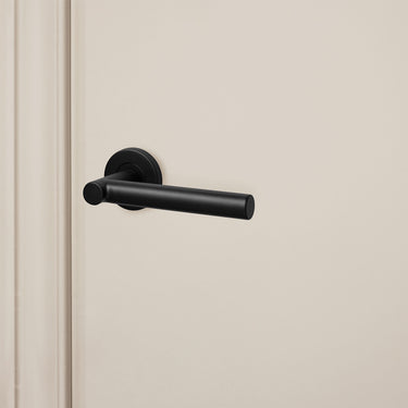 Grossetto door handle black with round rosette