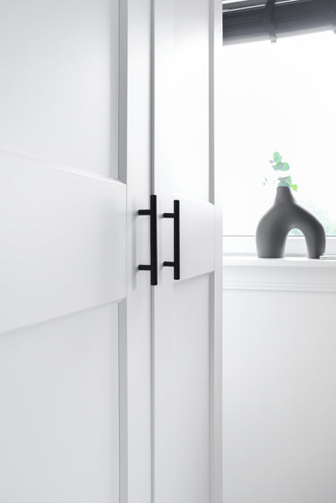 Black bar handle - Drill spacing 192 mm