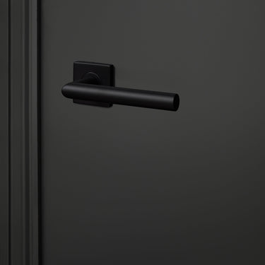 Mantua door handle black with square rosette