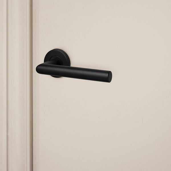 Mantua door handle black with round rosette