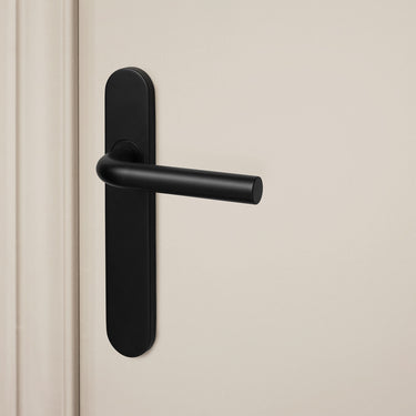 Oristano door handle black with rounded shield