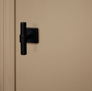 Pesaro door handle black with square rosette