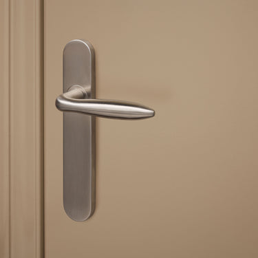 Pratona door handle stainless steel with rounded shield