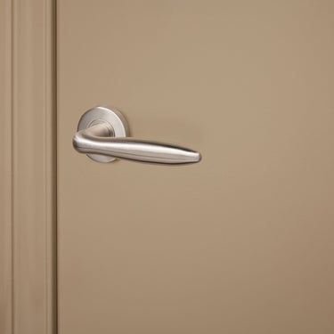 Pratona door handle stainless steel with round rosette