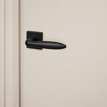 Pratona door handle black with square rosette