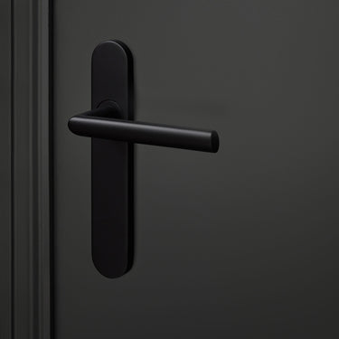 Ragusa door handle black with rounded shield
