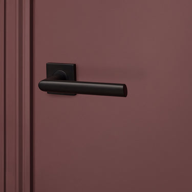 Ragusa door handle black with round rosette