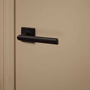 Ragusa door handle black with round rosette
