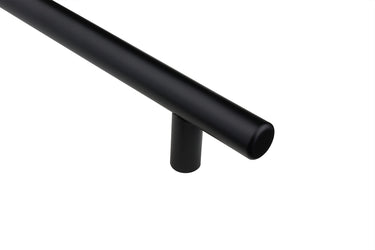 Black bar handle - Drilling distance 576 mm