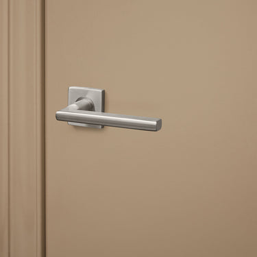 Teramo door handle stainless steel with square rosette