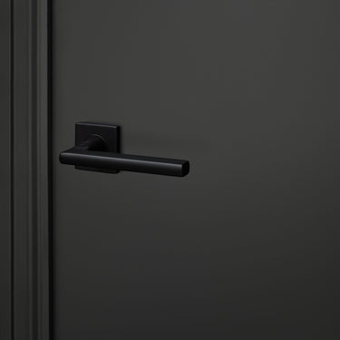 Teramo door handle black with square rosette